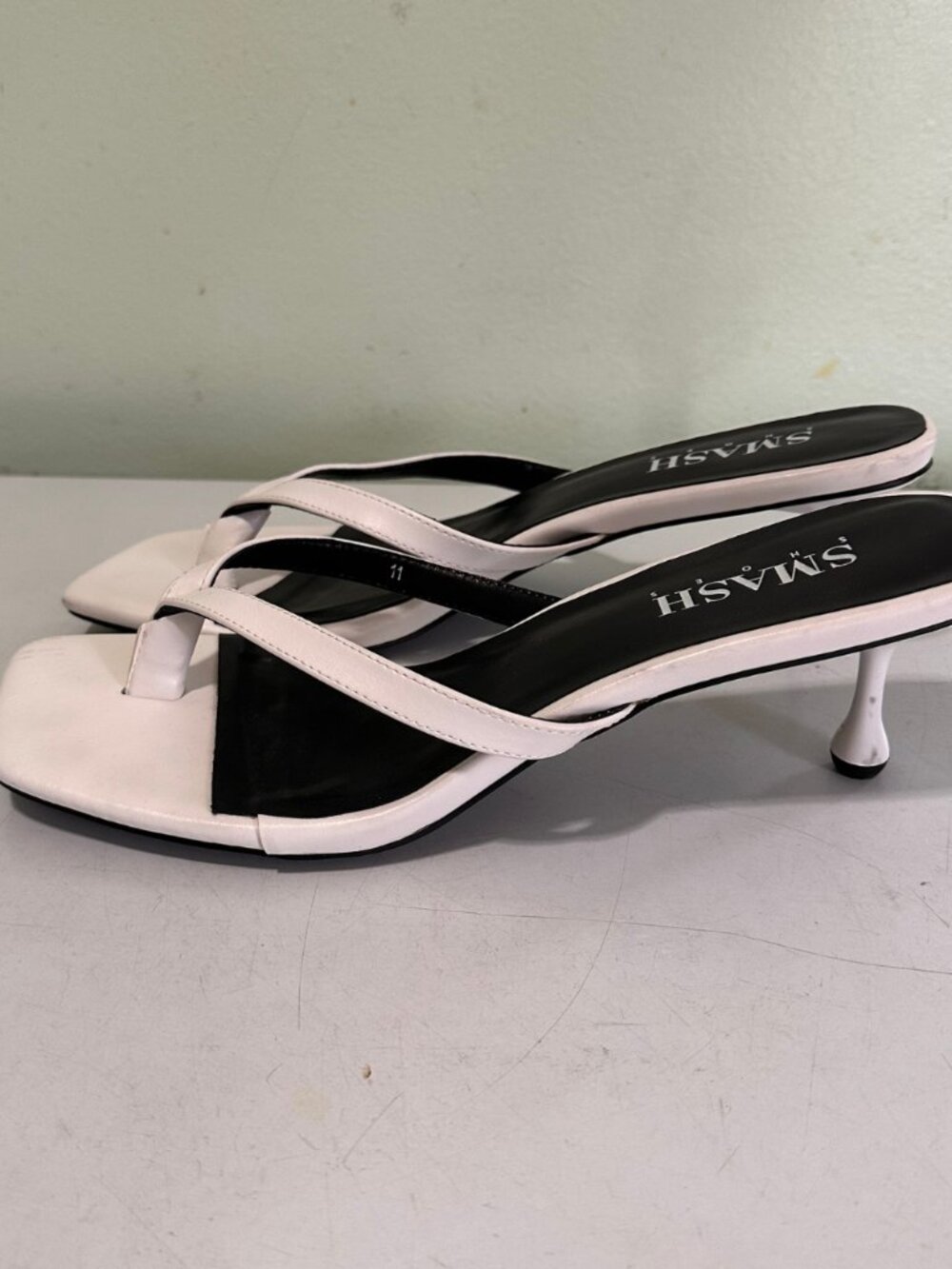 SMASH White Sandel Kitten Heel 11